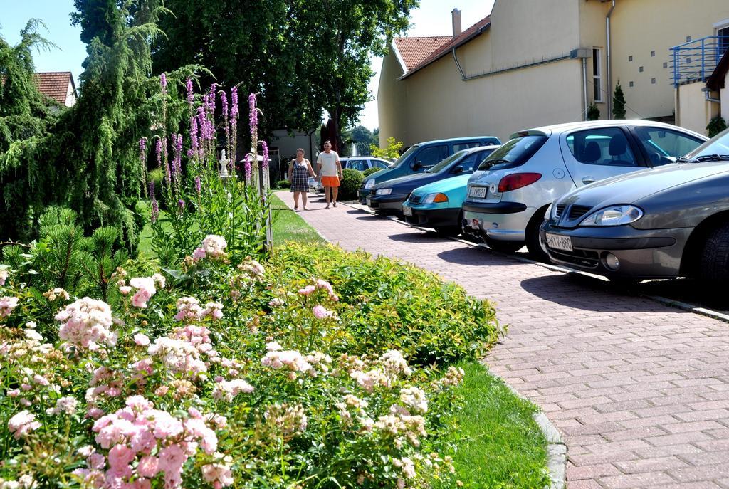 Ametiszt Hotel Harkany Exterior photo